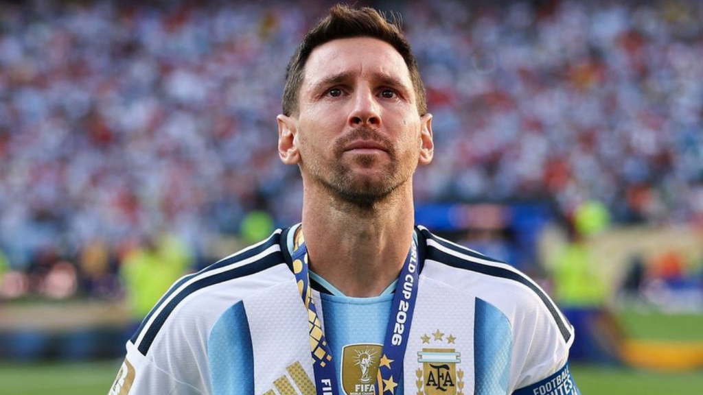 Messi en larmes en regardant l'Espagne soulever le trophée du Mondial