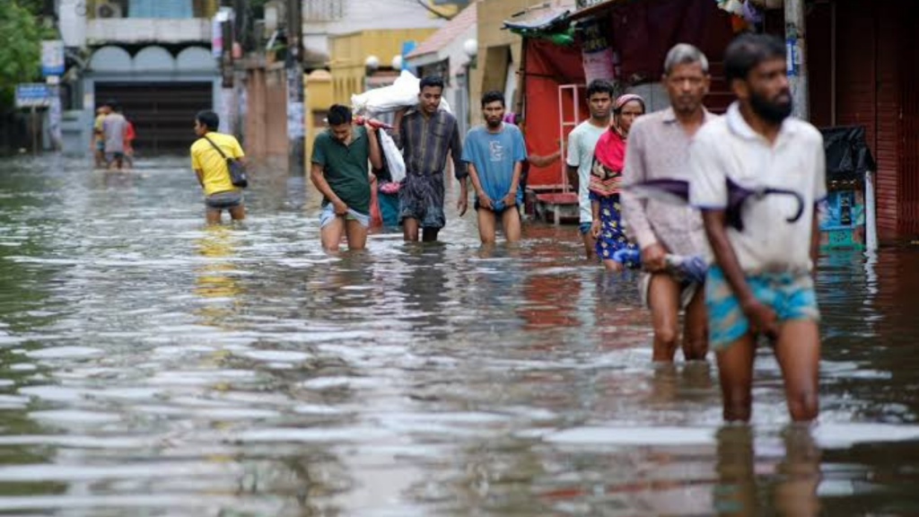 La mousson au Bangladesh fait au moins 50 morts et des dizaines de milliers de déplacés